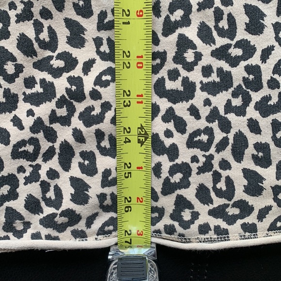 • Leopard Print T • - Picture 13 of 13